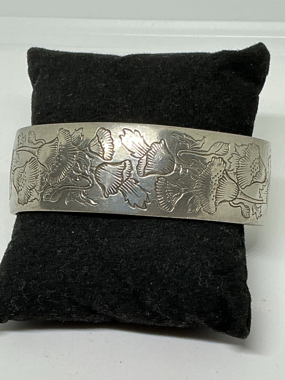 Vintage Kirk Stieff Etched Pewter Poppy Cuff Bracelet Floral